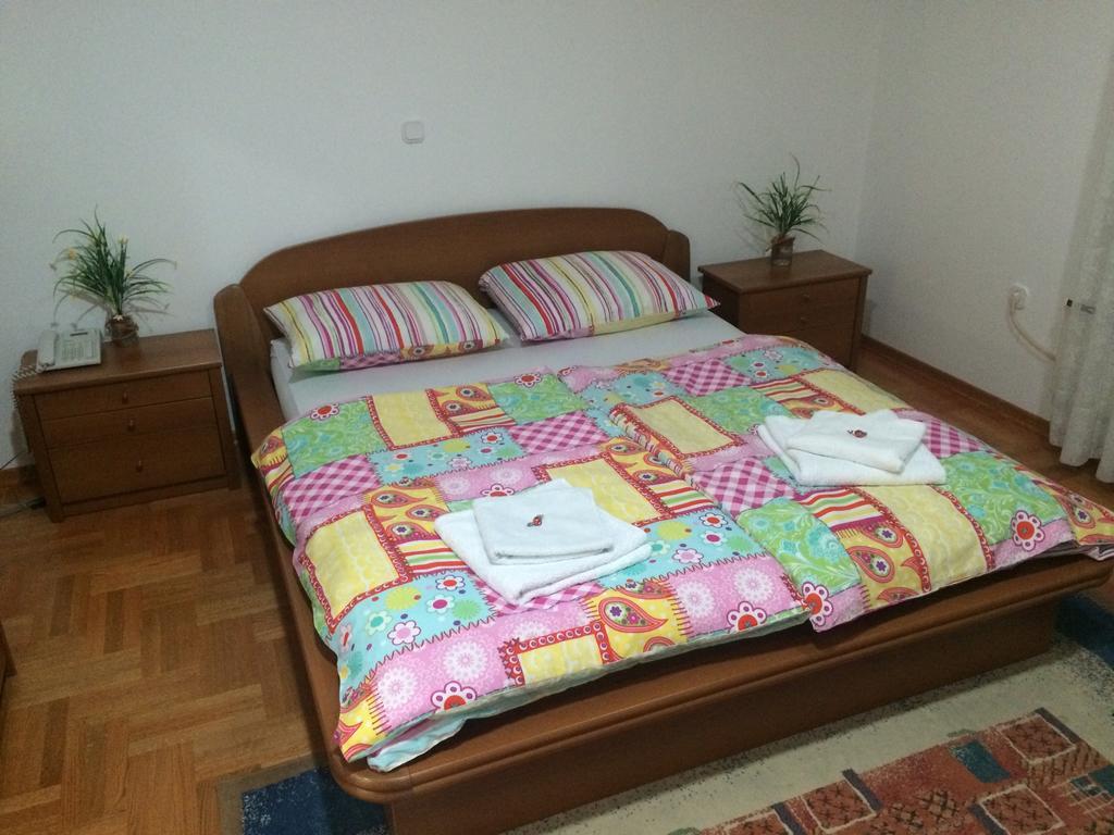 Guest House Seperic Jastrebarsko Zimmer foto