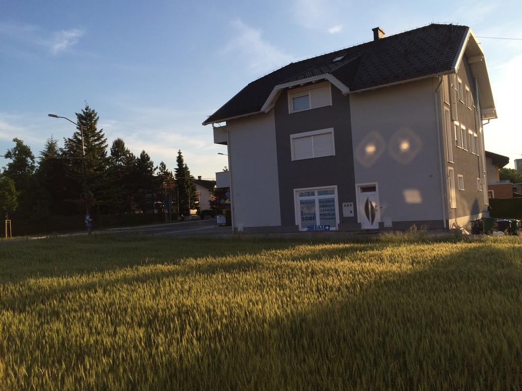 Guest House Seperic Jastrebarsko Exterior foto